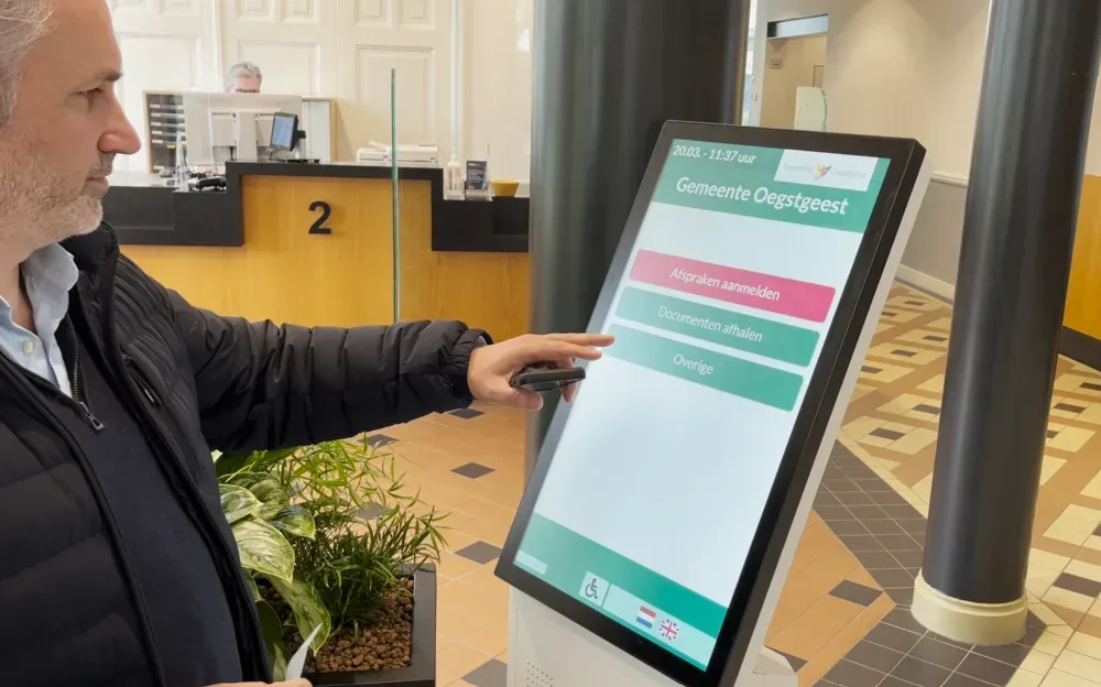 Aufrufmonitor von Smart CJM im Gemeindehaus Oegstgeest